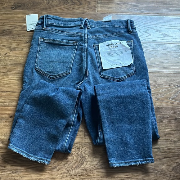 Good American Good Legs Crop (8/29) - FINAL SALE - Picture 6 of 6